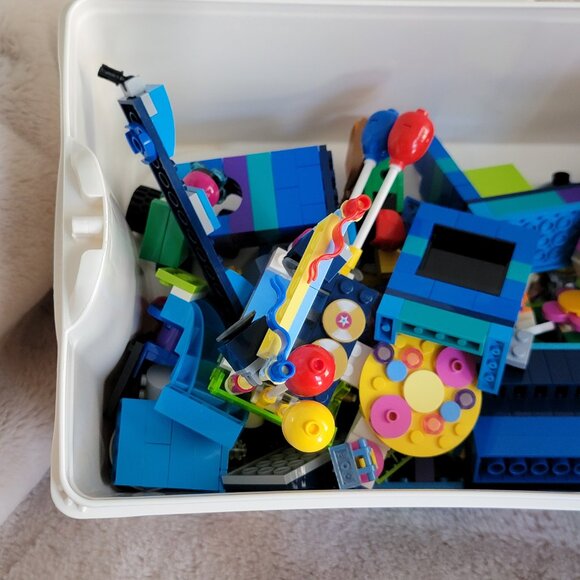 LEGO 41455 & 41454 Unikitty: Unikingdom Creative Brick Box - W/ Booklets & Bin - Picture 7 of 11